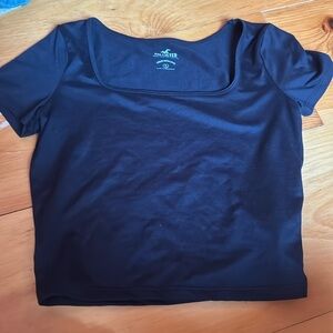 Hollister Black cropped tee